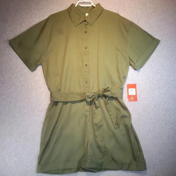 Ripzone Cypress Green NWT Short Sleeve Button Down Romper Size  Large - Picture 1 of 11